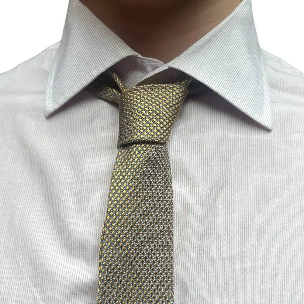 Michael Kors Slim Skinny Gold Blue Hand Made 100% Silk Jacquard Tie